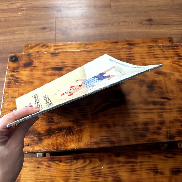 PJ Library Baxter The Pig Who Wanted To Be Kosher Jewish Paperback Book - Picture 10 of 10